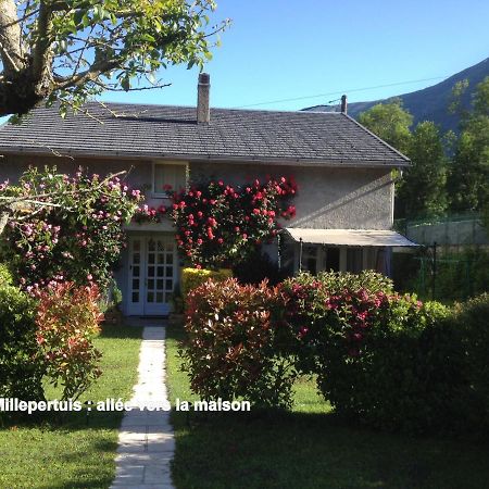 Les Millepertuis Villa Luz-Saint-Sauveur Exterior foto
